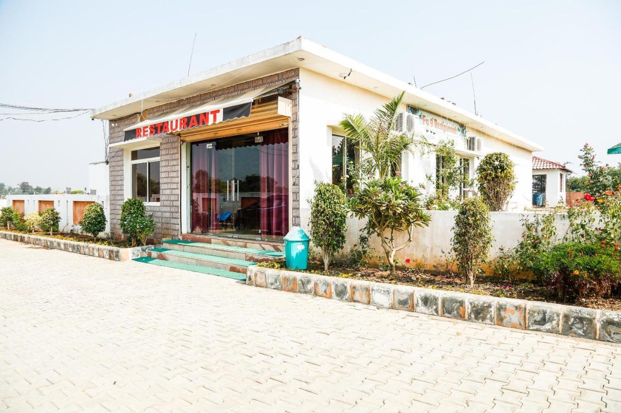 Oyo 23367 Farmsgreen Resort And Restaurant Orchha Luaran gambar