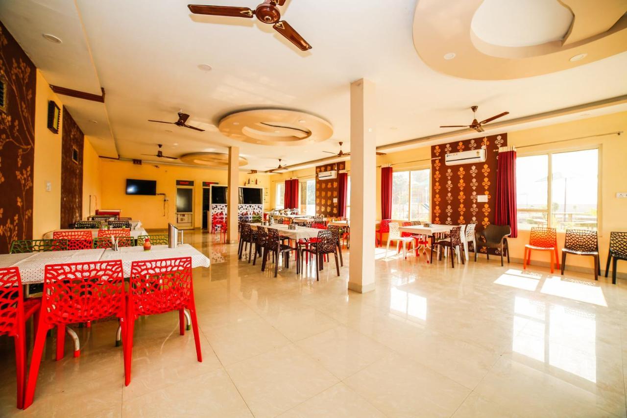 Oyo 23367 Farmsgreen Resort And Restaurant Orchha Luaran gambar